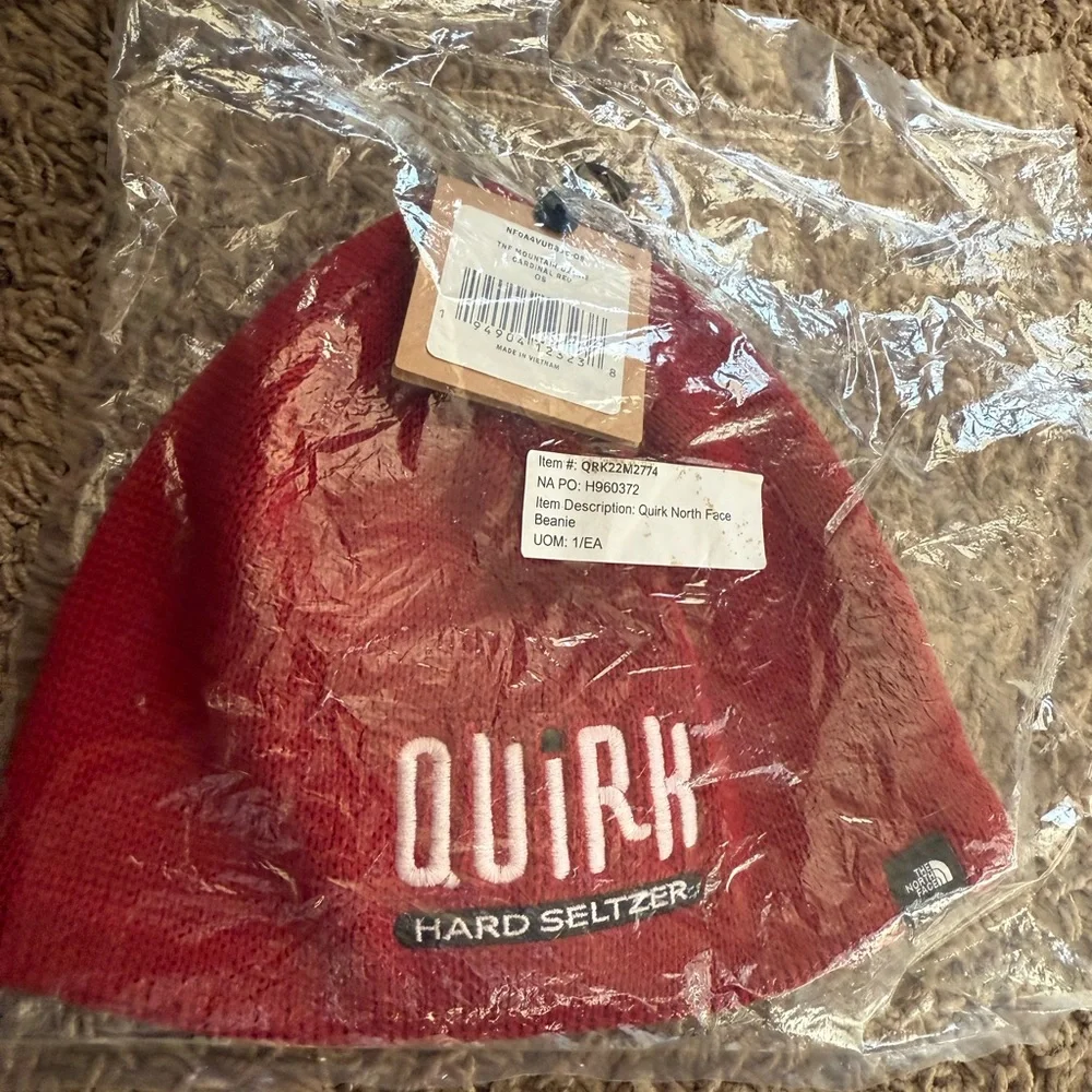 New The North Face Cardinal Red beanie with Quirk Hard Seltzer Mountain stocking - Picture 6 of 10